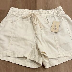 Universal Thread Cream Drawstring Cargo Shorts